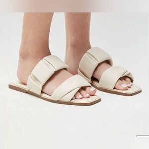 CIRCUS NY BY SAM EDELMAN IVORY INARA SANDALS 7 MEDIUM